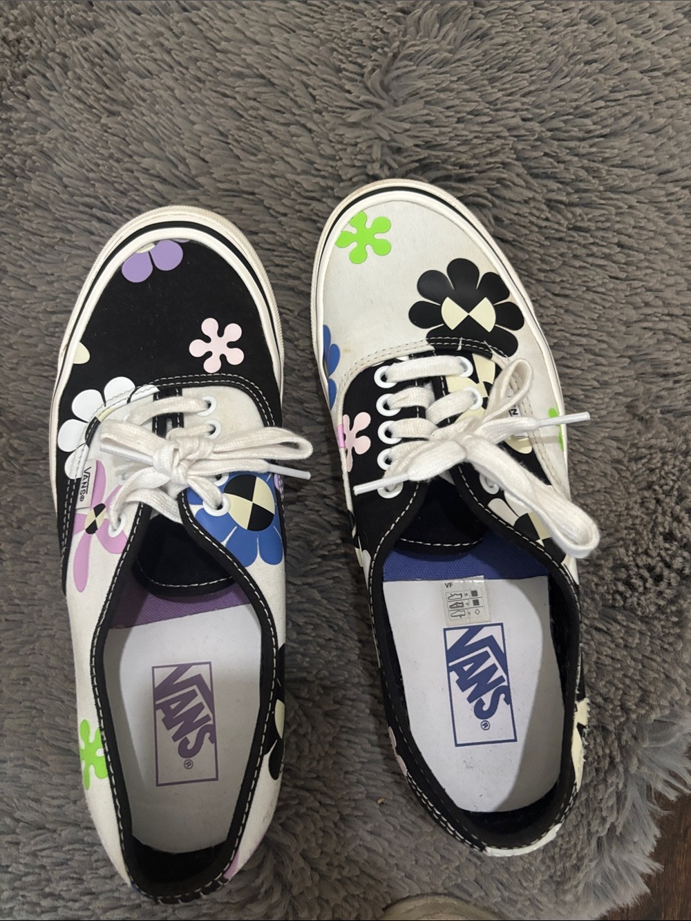 Vans Black & White Floral Skate Shoes with Pastel Accents - Picture 5 of 6